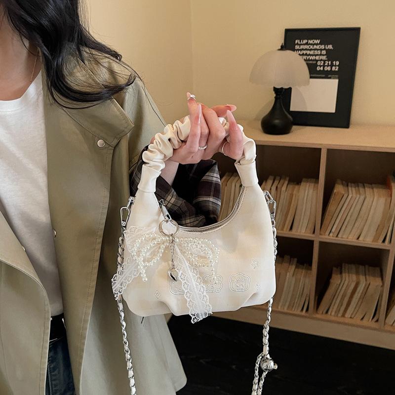 Korean niche pleated handbag women s fashion versatile shoulder messenger bag high-end commuter cloud crescent bag without pendant
Korean niche pleated handbag women s fashion versatile shoulder messenger bag high-end commuter cloud crescent bag without pendant