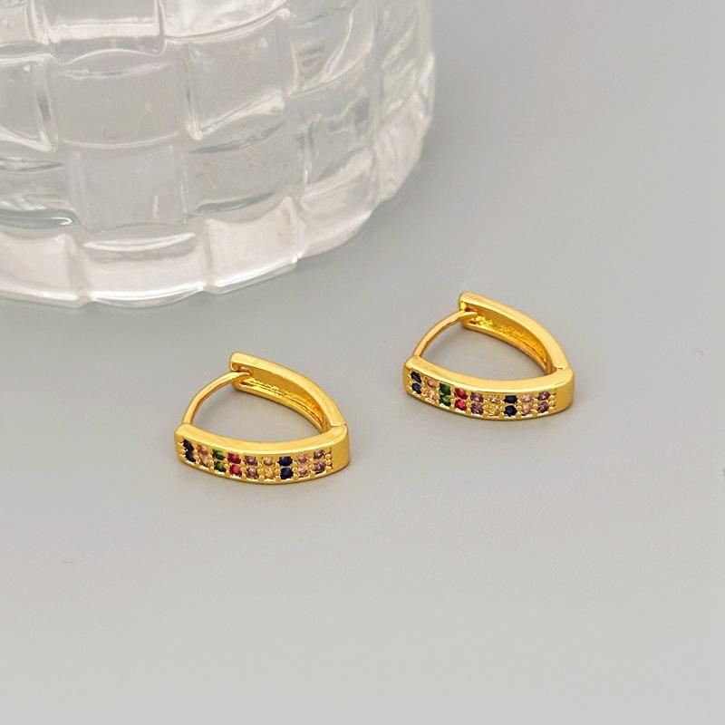 Manufacturer S Supply, Simple Temperament, Fashionable Earrings, Women S V-Shaped Color Zircon High-End Ear Buckles, Earrings Are In Stock. золотой
Manufacturer S Supply, Simple Temperament, Fashionable Earrings, Women S V-Shaped Color Zircon High-End Ear Buckles, Earrings Are In Stock. золотой