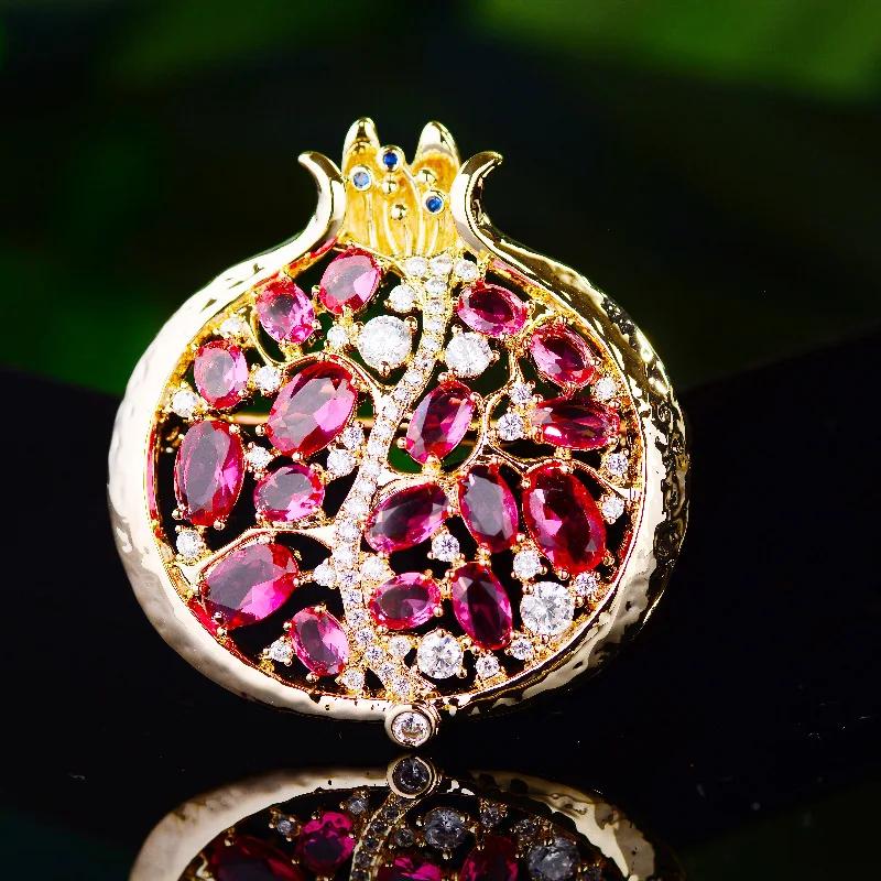 New Light Luxury Pomegranate Design Ladies Brooch Beautiful Symbolism Suit Coat Accessories to Enhance Personal Attractiveness Gold
New Light Luxury Pomegranate Design Ladies Brooch Beautiful Symbolism Suit Coat Accessories to Enhance Personal Attractiveness Gold