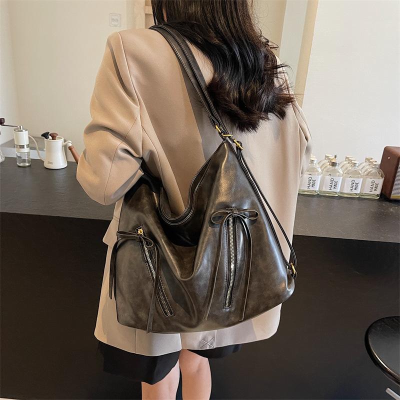 Ретро женский рюкзак большой вместимости, новый простой рюкзак-тоут, универсальная сумка через плечо чёрный
Ретро женский рюкзак большой вместимости, новый простой рюкзак-тоут, универсальная сумка через плечо чёрный