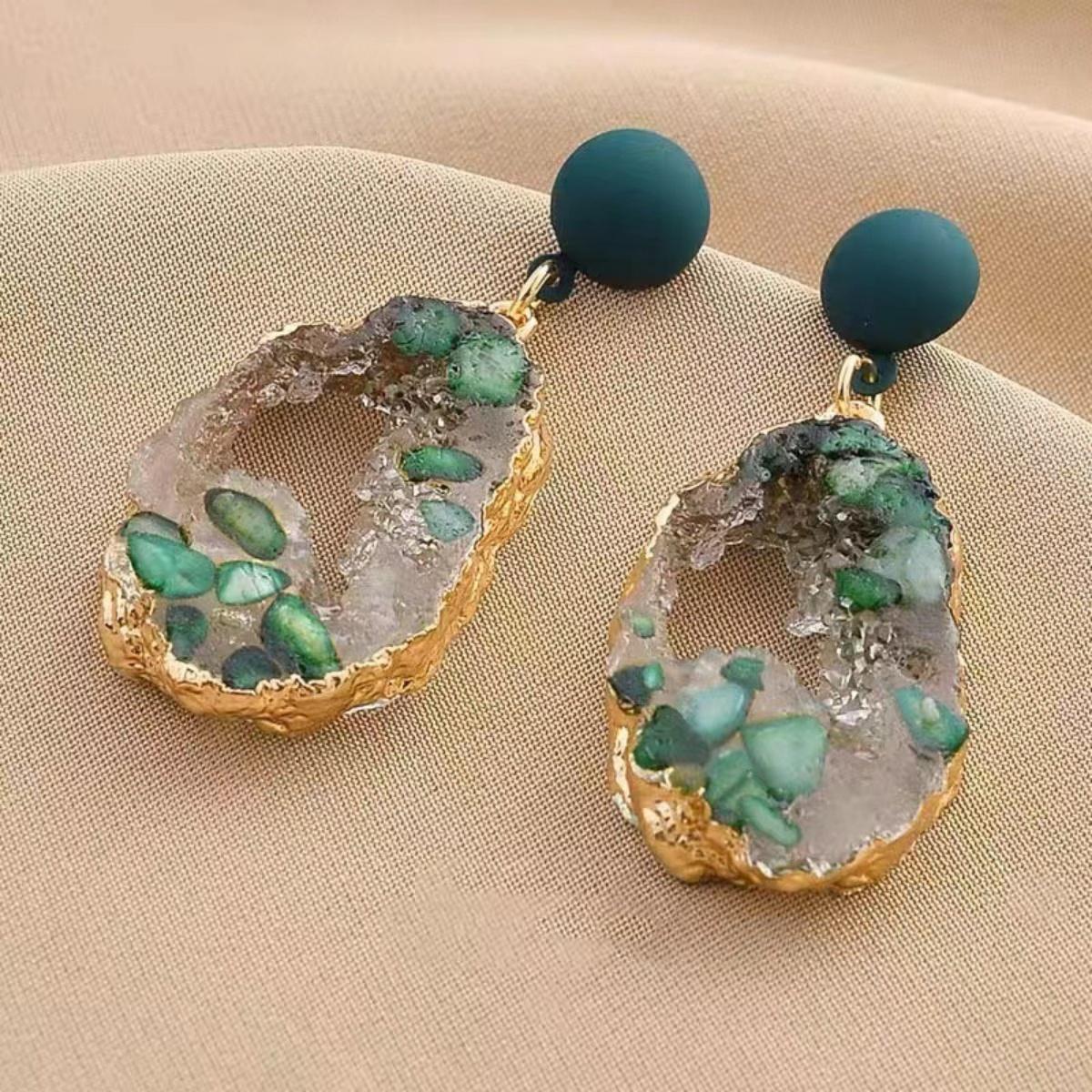 Vintage Emerald Irregular Earrings for Women New in Fashion Personality Drop Earrings Fairycore Luxury Designer Jewelry
Vintage Emerald Irregular Earrings for Women New in Fashion Personality Drop Earrings Fairycore Luxury Designer Jewelry