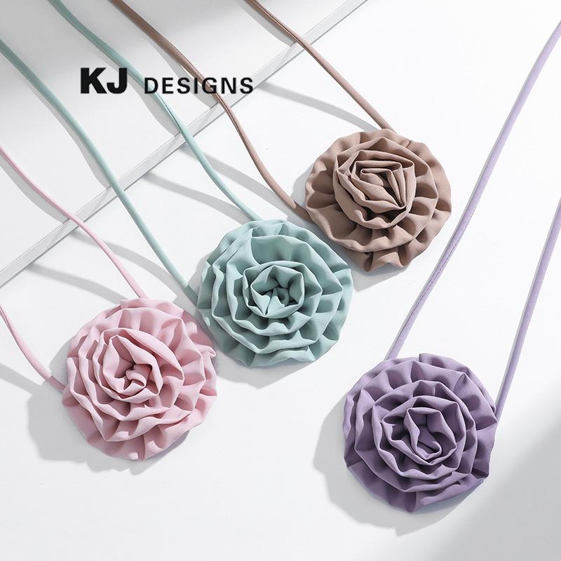 Kenjie 2024 Spring/Summer Rose Choker Necklace - Women s European & American Fashion Accessory
Kenjie 2024 Spring/Summer Rose Choker Necklace - Women s European & American Fashion Accessory