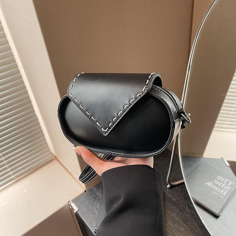 Ankela red envelope bag female niche design new versatile shoulder messenger bag small round bag чёрный
Ankela red envelope bag female niche design new versatile shoulder messenger bag small round bag чёрный