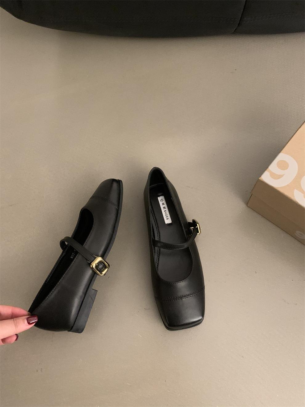 Корейская версия легкие туфли с квадратным носком, одинарные туфли на плоской подошве из кожи, французские ретро серебристые туфли Мэри Джейн, весна лето осень универсальные женские 35
Корейская версия легкие туфли с квадратным носком, одинарные туфли на плоской подошве из кожи, французские ретро серебристые туфли Мэри Джейн, весна лето осень универсальные женские 35