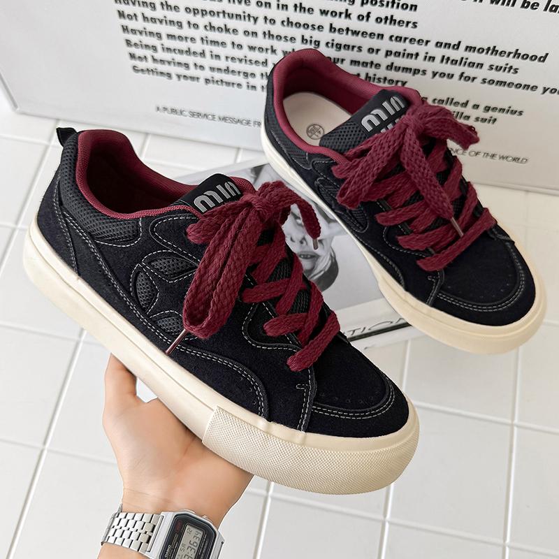 Casual Men s Canvas Shoes Fashionable and Versatile Korean Version Student Board Shoes Men Sneakers 44 чёрный
Casual Men s Canvas Shoes Fashionable and Versatile Korean Version Student Board Shoes Men Sneakers 44 чёрный