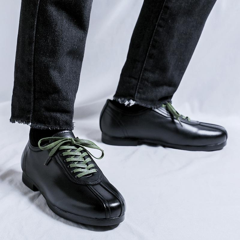 Dexun shoes men s autumn and winter British style small leather shoes round head classic flat-bottomed commuter retro lazy shoes 14715-R 38 чорний
Dexun shoes men s autumn and winter British style small leather shoes round head classic flat-bottomed commuter retro lazy shoes 14715-R 38 чорний