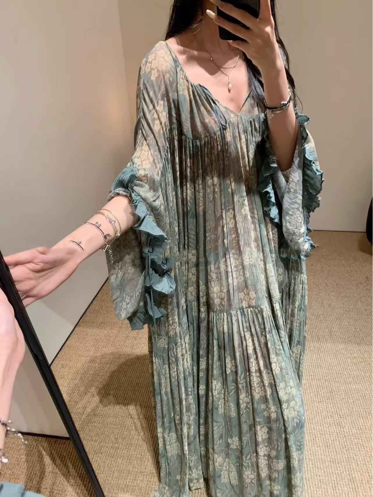 Green Floral Maxi Dress - Spring/Summer Collection Medium темно-зеленого
Green Floral Maxi Dress - Spring/Summer Collection Medium темно-зеленого