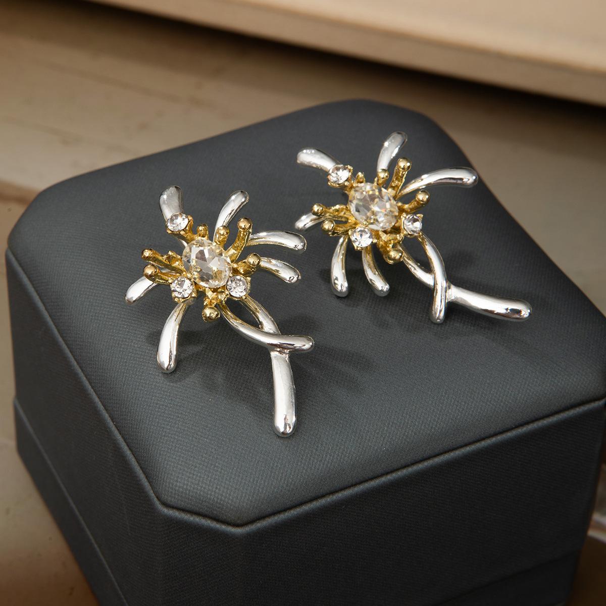 Exquisite Diamond-Set Fireworks Flowers Exaggerated Design Earrings Fashionable And Versatile Niche Simple Cold Wind Temperament Earrings
Exquisite Diamond-Set Fireworks Flowers Exaggerated Design Earrings Fashionable And Versatile Niche Simple Cold Wind Temperament Earrings