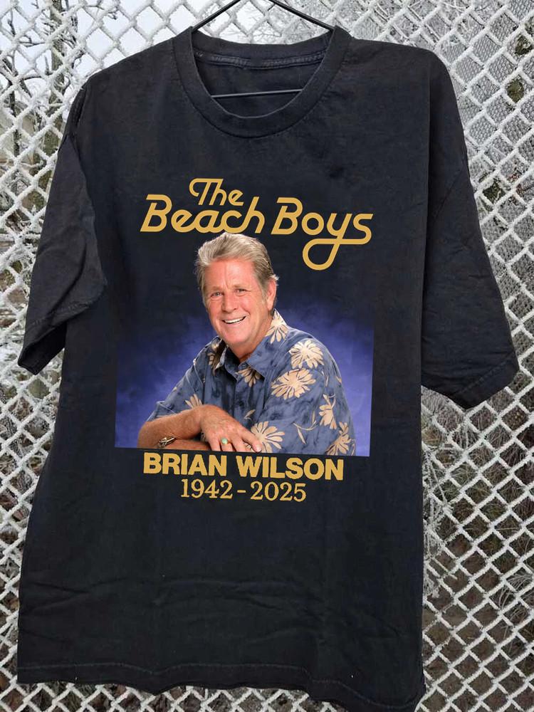 Покойся с миром Брайан Уилсон 1942-2025 The Beach Boys Футболка Черная Все Размеры AR136 Унисекс Футболка XL
Покойся с миром Брайан Уилсон 1942-2025 The Beach Boys Футболка Черная Все Размеры AR136 Унисекс Футболка XL