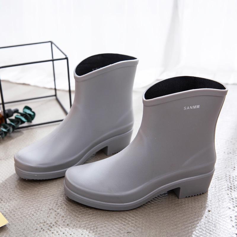 Women s Korean High-Heeled Fashionable Waterproof Mid-Calf Rain Boots with Warm Cotton Lining 40
Women s Korean High-Heeled Fashionable Waterproof Mid-Calf Rain Boots with Warm Cotton Lining 40