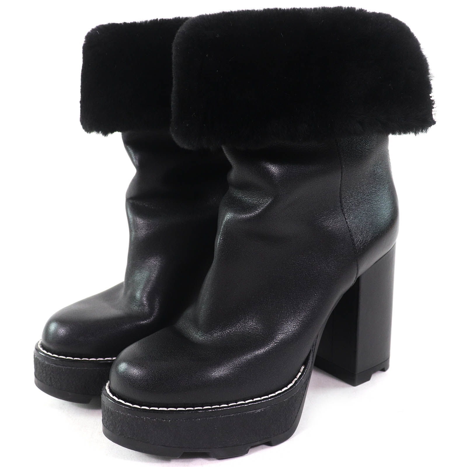 Great LOUIS VUITTON short boots LV logo Metal back zip leather shearling Women Used
Great LOUIS VUITTON short boots LV logo Metal back zip leather shearling Women Used