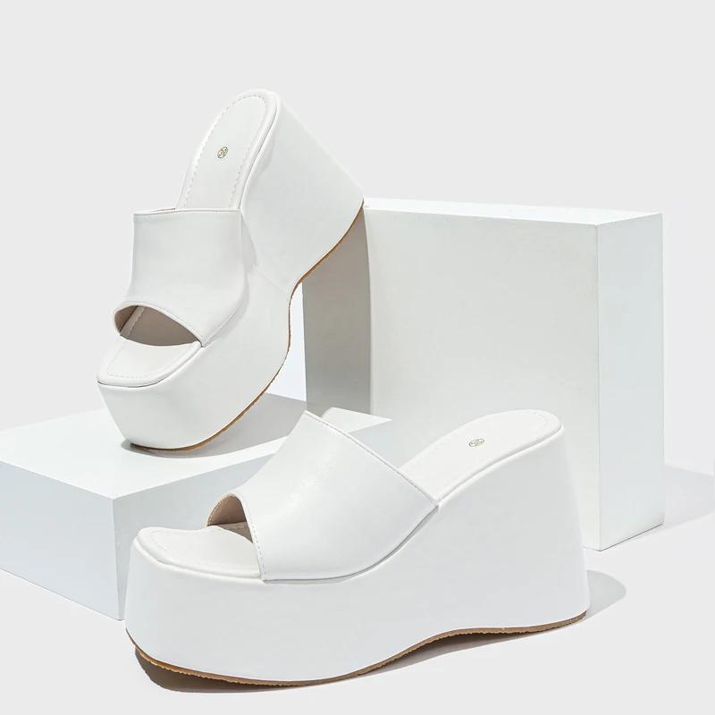 Eilyken Летние женские туфли-тапочки с квадратным носком на платформе и танкетке, модные женские сандалии на толстой подошве и высоком каблуке 35 белый
Eilyken Летние женские туфли-тапочки с квадратным носком на платформе и танкетке, модные женские сандалии на толстой подошве и высоком каблуке 35 белый