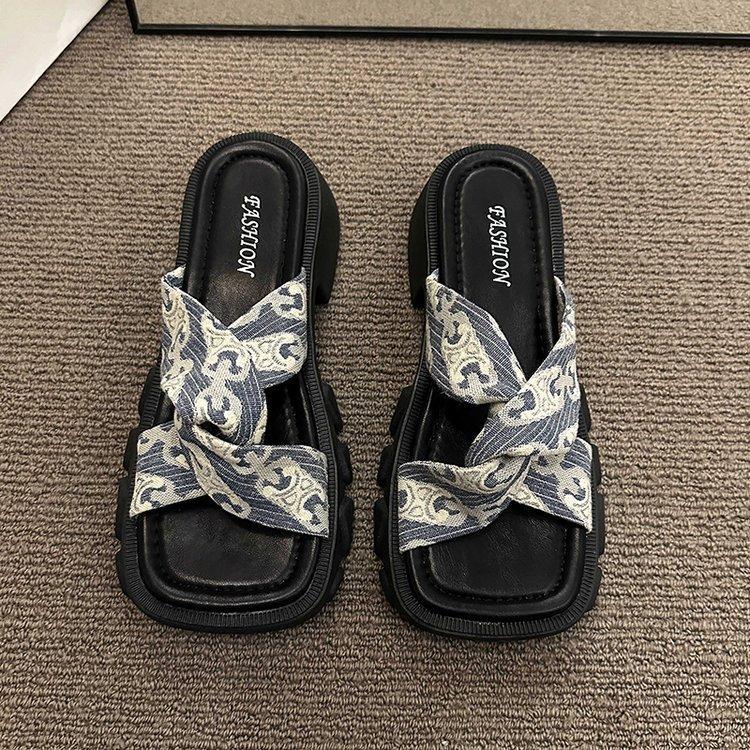 2025 summer new beach fabric buckle soft-soled slippers women s college breathable flat-bottomed versatile women s sandals 35 чёрный
2025 summer new beach fabric buckle soft-soled slippers women s college breathable flat-bottomed versatile women s sandals 35 чёрный