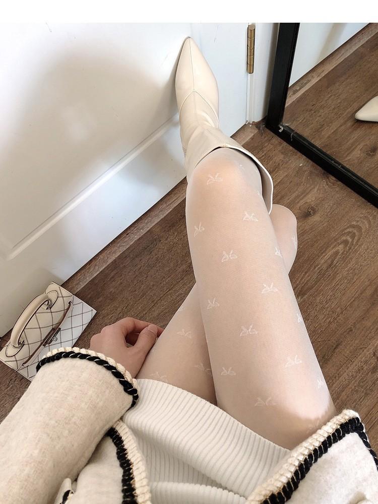 Jacquard bow black stockings women s summer thin women s anti-hook sexy black bare-leg priming artifact pantyhose plus size
Jacquard bow black stockings women s summer thin women s anti-hook sexy black bare-leg priming artifact pantyhose plus size