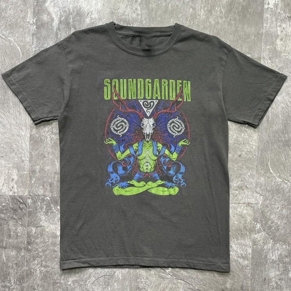 S0UNDGVRDEN Antlers Graphic Unisex T-Shirt S-5XL Unisex T-Shirt XL
S0UNDGVRDEN Antlers Graphic Unisex T-Shirt S-5XL Unisex T-Shirt XL