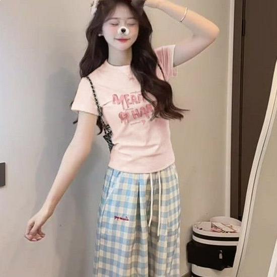 College Style Summer Plaid Two-Piece Set: Short-Sleeved Top & Wide-Leg Pants for Female Students XL (120-135 lbs)
College Style Summer Plaid Two-Piece Set: Short-Sleeved Top & Wide-Leg Pants for Female Students XL (120-135 lbs)