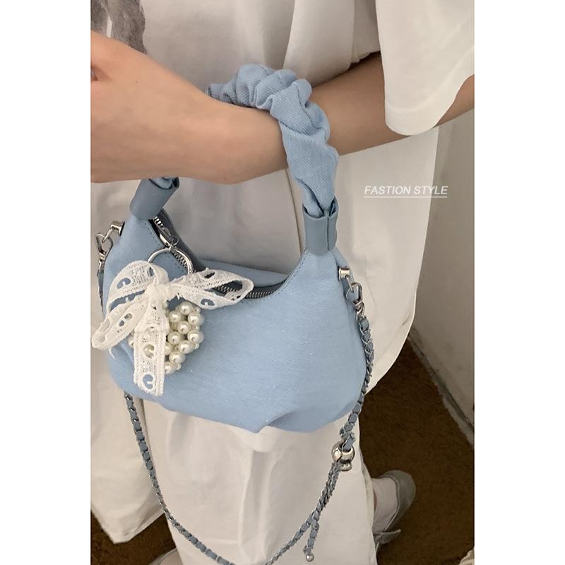 Niche denim portable pleated bag women s new fashion underarm bag versatile chain messenger bag
Niche denim portable pleated bag women s new fashion underarm bag versatile chain messenger bag