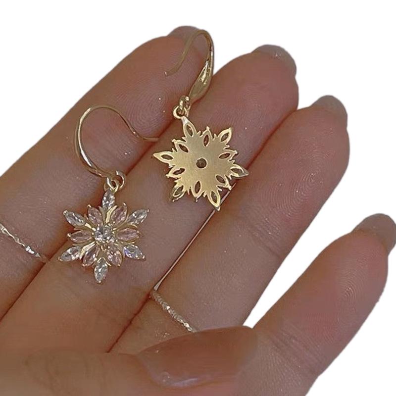 1Pair Korean Style Zircon Snowflake Dangle Hook Earring For Exquisite Women Wedding Party Christmas Earring Jewelry Gift 1Pair
1Pair Korean Style Zircon Snowflake Dangle Hook Earring For Exquisite Women Wedding Party Christmas Earring Jewelry Gift 1Pair