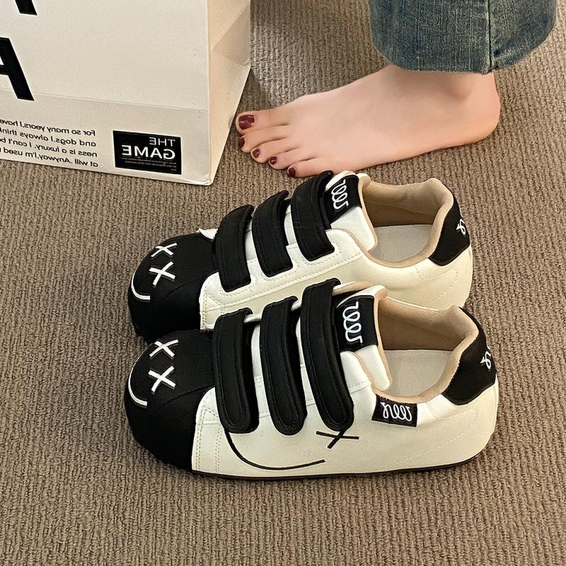 Туфли на липучках, туфли с большой головой, женские новые осенние туфли на платформе с увеличением высоты, повседневные кеды, спортивные 40 чёрный
Туфли на липучках, туфли с большой головой, женские новые осенние туфли на платформе с увеличением высоты, повседневные кеды, спортивные 40 чёрный