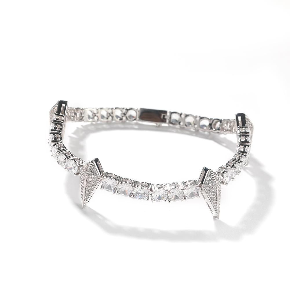 THE BLING KING Spike Rivet Tennis Chain Bracelet Iced Out Cubic Zirconia Black Panther Bracelet Hiphop Punk Jewelry 16cm серебряный
THE BLING KING Spike Rivet Tennis Chain Bracelet Iced Out Cubic Zirconia Black Panther Bracelet Hiphop Punk Jewelry 16cm серебряный