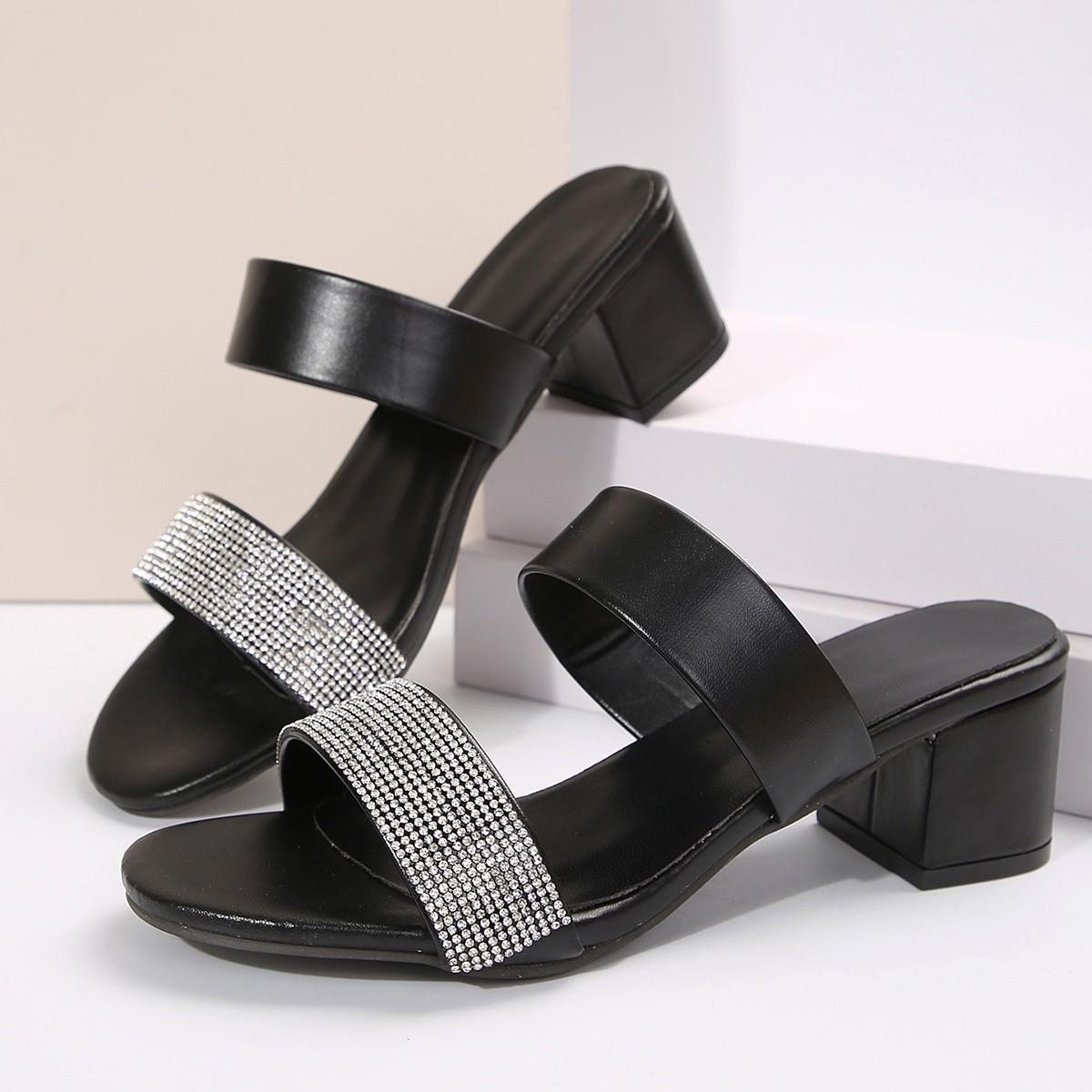 Летом 2024 года новая однословная сумка со стразами в форме рыбьего рта будет дополнена модными туфлями на высоком каблуке большого размера для женщин. 36 чёрный
Летом 2024 года новая однословная сумка со стразами в форме рыбьего рта будет дополнена модными туфлями на высоком каблуке большого размера для женщин. 36 чёрный