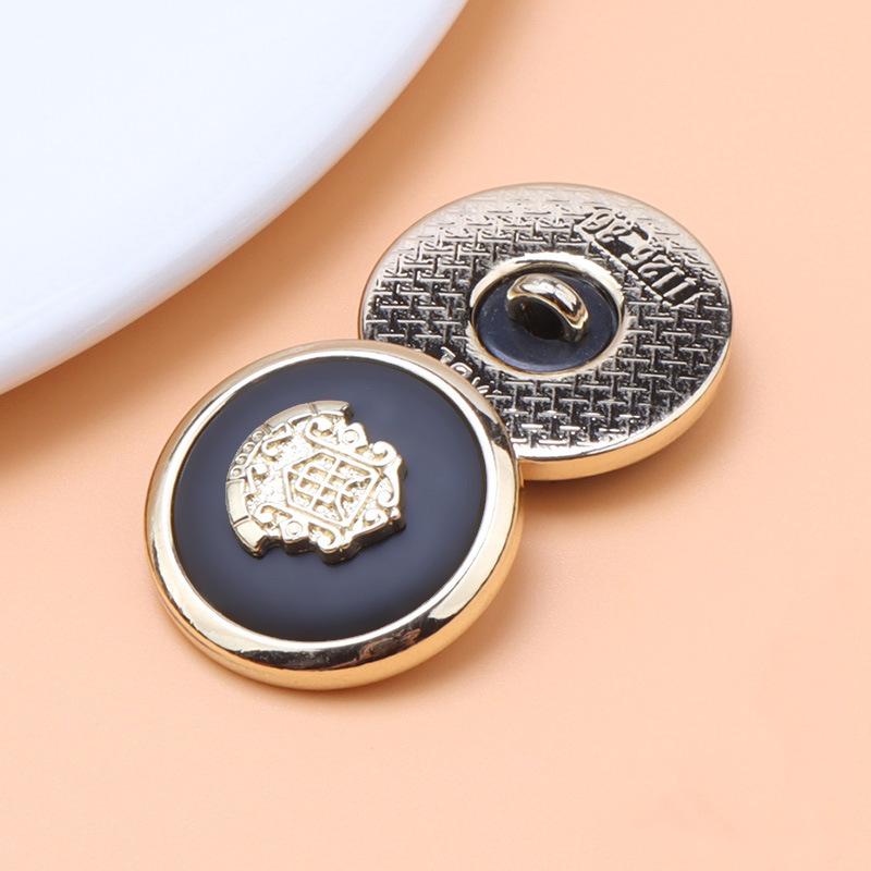 Пальто Металлические Пуговицы Круглые Черные Универсальные Одежды Ветровка Куртка Украшения Высококачественные Пуговицы Аксессуары Свитер Пуговицы 1 #gold + black * 36L = 23.0 MM * round
Пальто Металлические Пуговицы Круглые Черные Универсальные Одежды Ветровка Куртка Украшения Высококачественные Пуговицы Аксессуары Свитер Пуговицы 1 #gold + black * 36L = 23.0 MM * round