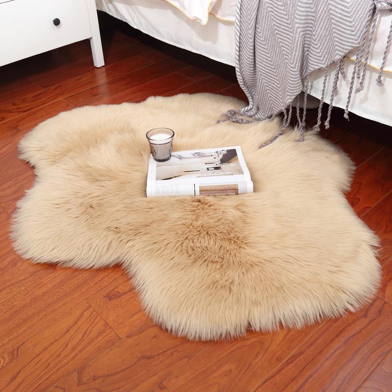 Faux Sheepskin Capert Cloud Shape Rug For Living Room Decor Bedroom Floor Cushion Mats Home White Area Shaggy Fur Rugs 70x90cm
Faux Sheepskin Capert Cloud Shape Rug For Living Room Decor Bedroom Floor Cushion Mats Home White Area Shaggy Fur Rugs 70x90cm