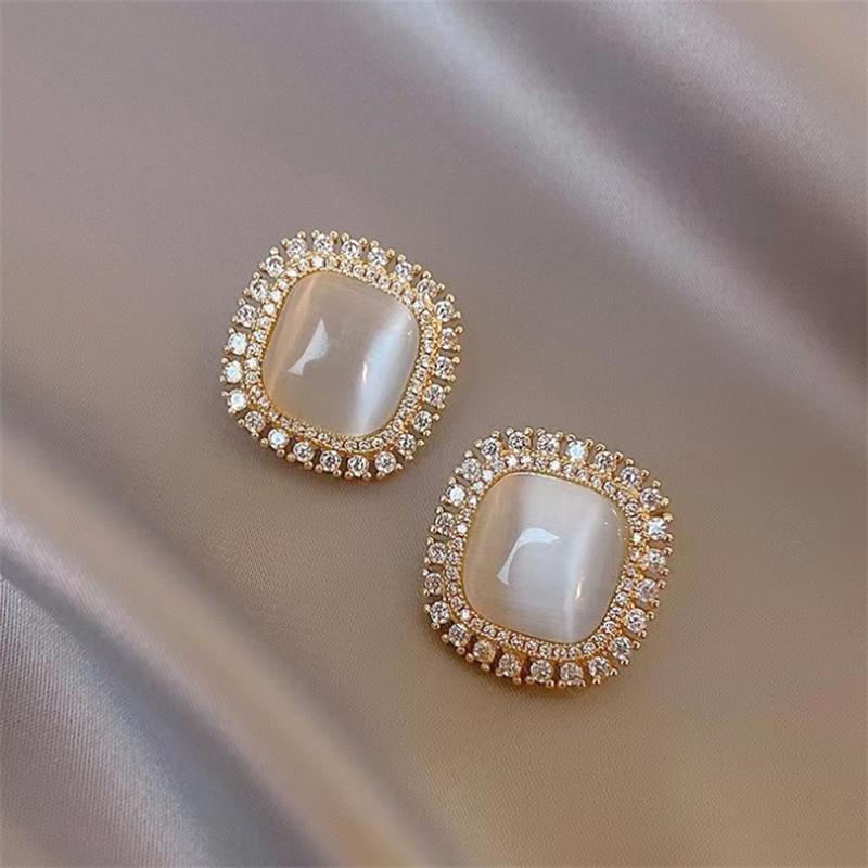 МодаКошачий глаз камни серьги-гвоздики для женщин серьги Ювелирные изделия Девушка Подарок Brincos
МодаКошачий глаз камни серьги-гвоздики для женщин серьги Ювелирные изделия Девушка Подарок Brincos