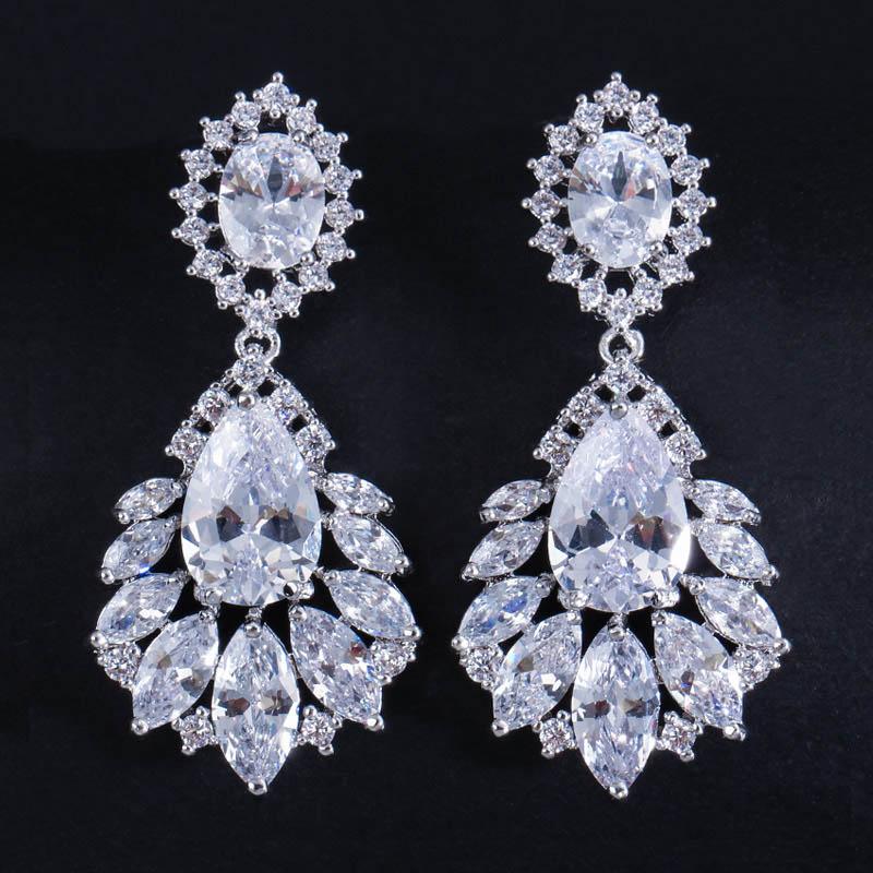 Ircons Elegant Chandelier AAA+ Cubic Zirconia Long Big Crystal Bridal Dangle Drop Earring for Wedding Jewelry CZ202 белый
Ircons Elegant Chandelier AAA+ Cubic Zirconia Long Big Crystal Bridal Dangle Drop Earring for Wedding Jewelry CZ202 белый