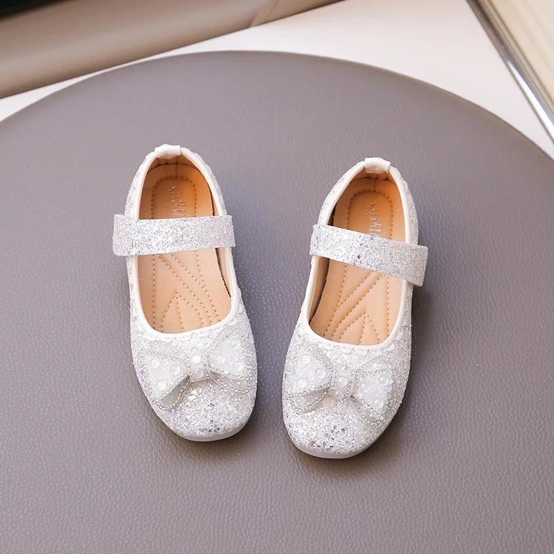 Girls Flat Shoes Shiny Sequins Sweet Bows Kids Princess Shoes for Wedding Party New Children Dance Shoes Elegant Sweet Soft 26 срібний
Girls Flat Shoes Shiny Sequins Sweet Bows Kids Princess Shoes for Wedding Party New Children Dance Shoes Elegant Sweet Soft 26 срібний