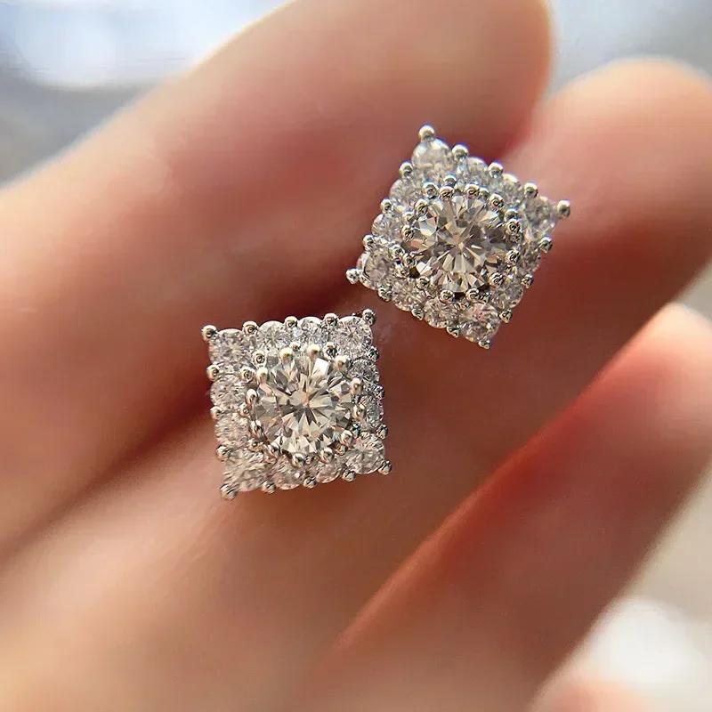 Bling Square Shaped Stud Earrings for Women Luxury Paved Brilliant Cubic Zirconia Simple Stylish Ladies Zircon Hot
Bling Square Shaped Stud Earrings for Women Luxury Paved Brilliant Cubic Zirconia Simple Stylish Ladies Zircon Hot