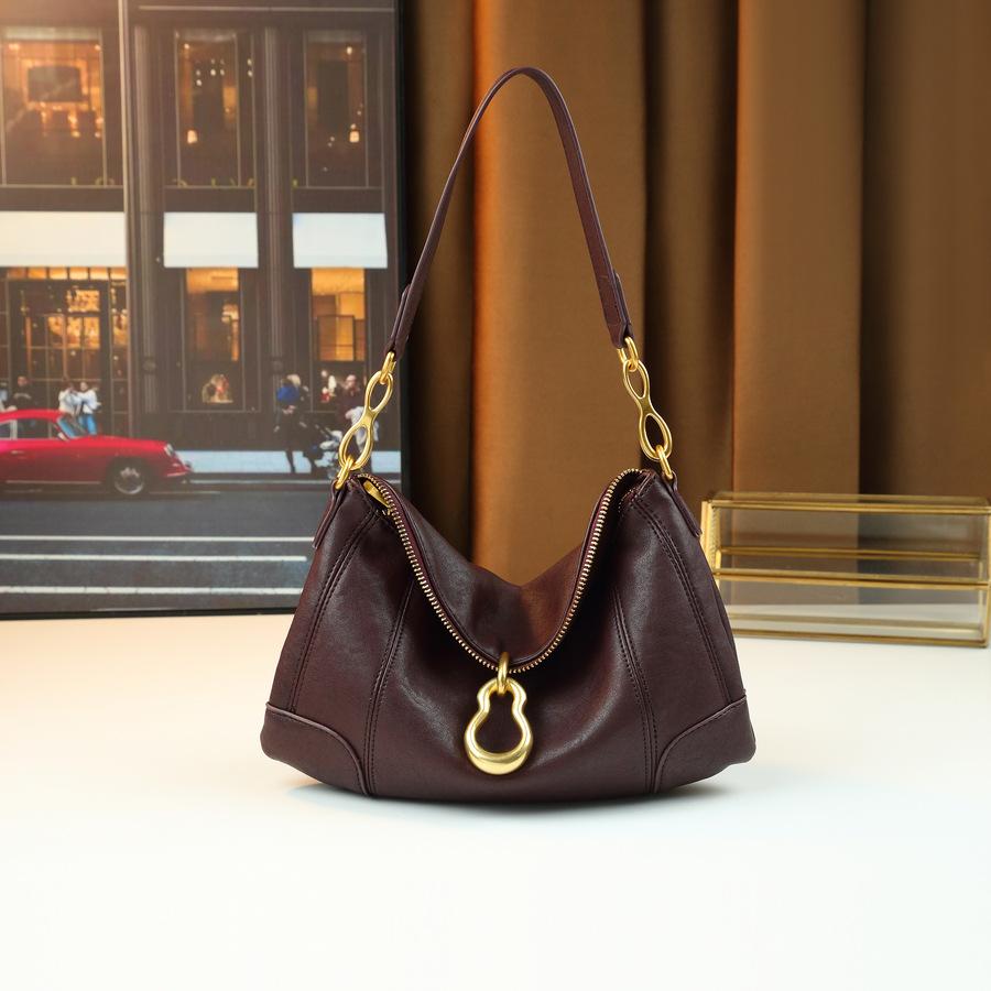 New Western Style Dumpling Bun Creative Accessories Design Large Capacity Women s Versatile and High End Shoulder Bun for Going Out бордовий
New Western Style Dumpling Bun Creative Accessories Design Large Capacity Women s Versatile and High End Shoulder Bun for Going Out бордовий