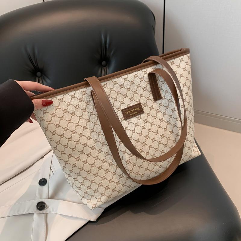 Premium bag women s 2025 fashion versatile portable shoulder bag office worker large capacity tote bag коричневый
Premium bag women s 2025 fashion versatile portable shoulder bag office worker large capacity tote bag коричневый