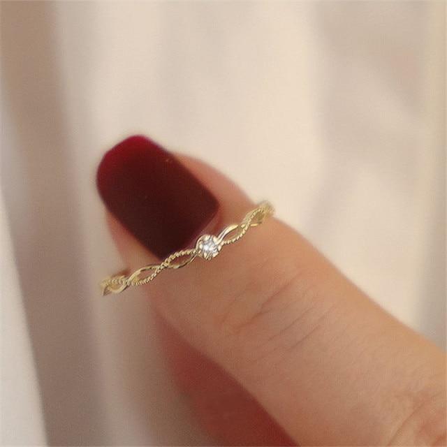 Sterling Color Japanese Exquisite Craftsmanship Hollow Twist Cubic Zircon Round Rings Women Noble Elegant Bridal Wedding Occasion золотой
Sterling Color Japanese Exquisite Craftsmanship Hollow Twist Cubic Zircon Round Rings Women Noble Elegant Bridal Wedding Occasion золотой