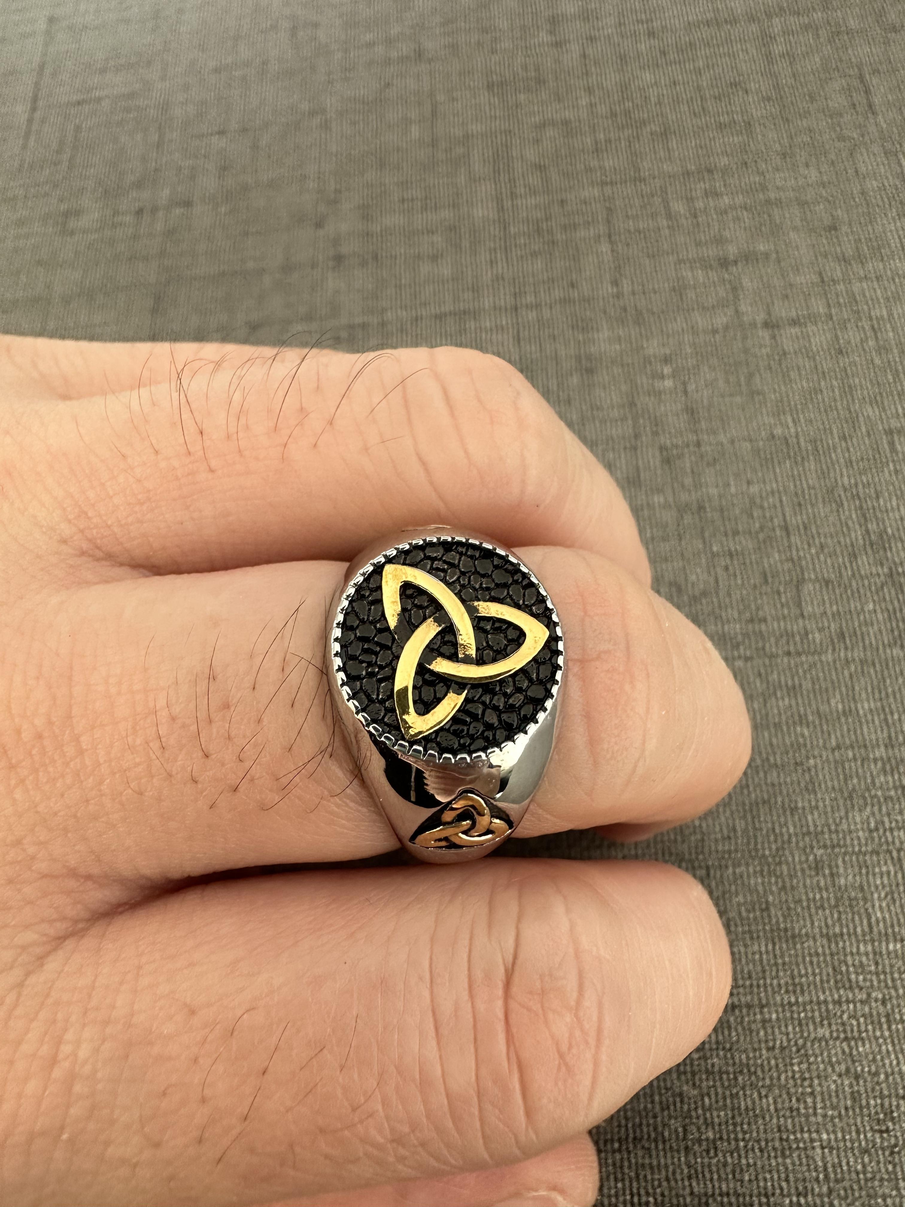Solid Celtic Knot Ring 316L Stainless Steel Jewelry Punk Vikings Ring Size 7-13 7 золотистый
Solid Celtic Knot Ring 316L Stainless Steel Jewelry Punk Vikings Ring Size 7-13 7 золотистый