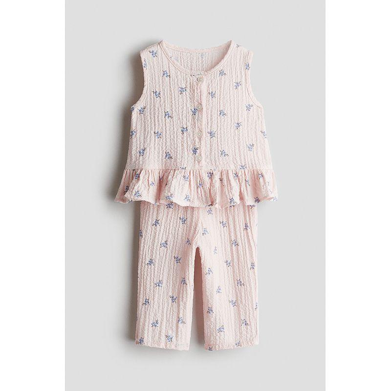 HM Children s Clothing Baby Girl Fall 2025 New Arrival 2-Piece Seersucker Suit 1281634 Light pink/Florals 90/48(12-18m)
HM Children s Clothing Baby Girl Fall 2025 New Arrival 2-Piece Seersucker Suit 1281634 Light pink/Florals 90/48(12-18m)