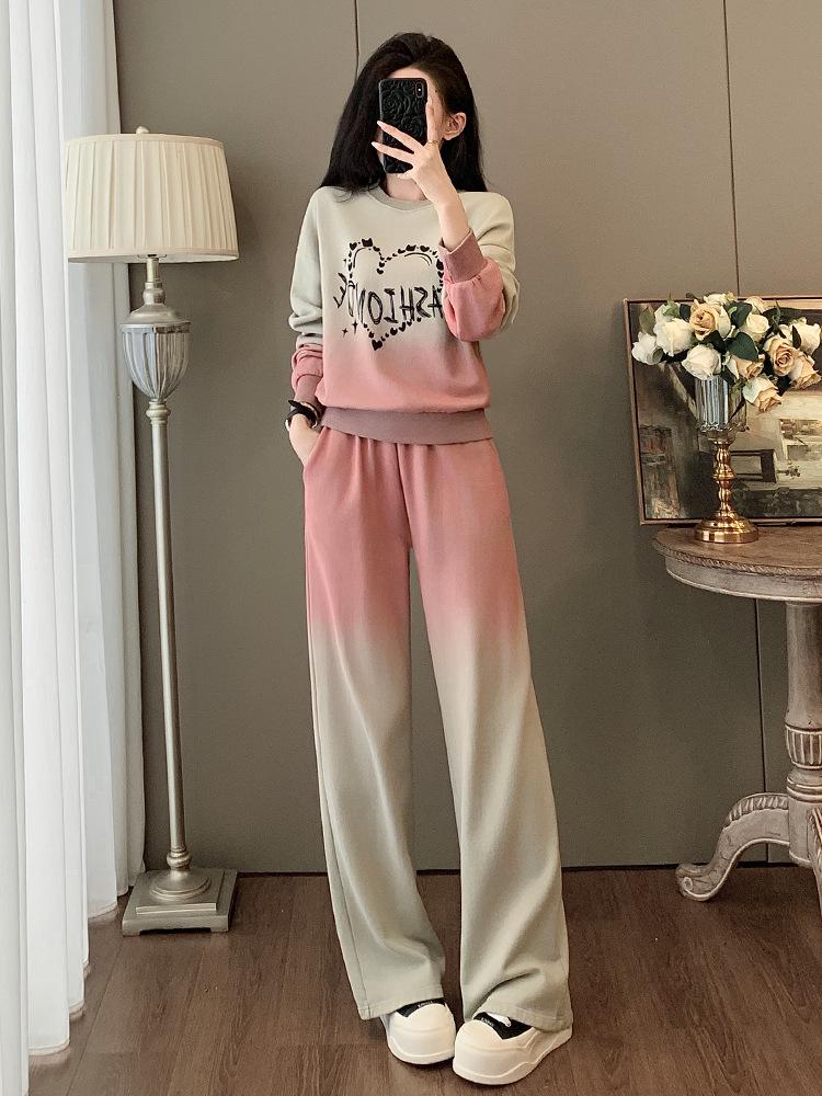 Stylish Early Autumn Gradient Sweatshirt and Wide-Leg Pants Two-Piece Set Small
Stylish Early Autumn Gradient Sweatshirt and Wide-Leg Pants Two-Piece Set Small