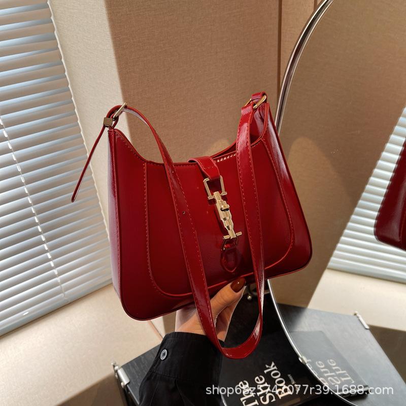 2025 New Armpit Bag Textured Bag Women s Summer Forest Mote Trendy Design Crossbody Bag Baguette Bag Simple Shoulder Bag
2025 New Armpit Bag Textured Bag Women s Summer Forest Mote Trendy Design Crossbody Bag Baguette Bag Simple Shoulder Bag