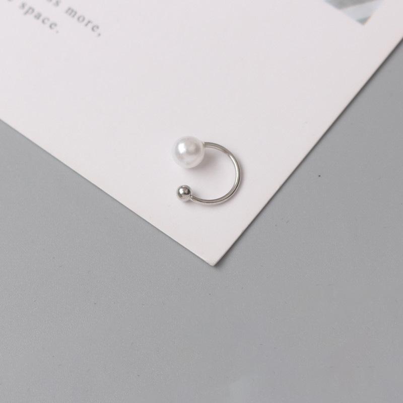Metal Clip Earrings Punk Personality Ear Cuff for Women Skeleton Claw Ear Clips On Imitation Pearl Ear Clips without Piercings
Metal Clip Earrings Punk Personality Ear Cuff for Women Skeleton Claw Ear Clips On Imitation Pearl Ear Clips without Piercings