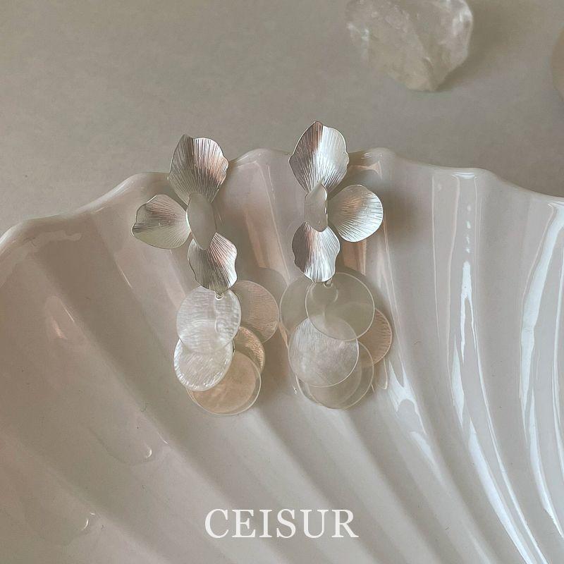 Silver Flowers Shell Tassel Earrings Women s Accessible Luxury Special-Interest Design Fancy Stud Earrings Easiest for Match Beautiful Earrings Pair of silver flower shell earrings
Silver Flowers Shell Tassel Earrings Women s Accessible Luxury Special-Interest Design Fancy Stud Earrings Easiest for Match Beautiful Earrings Pair of silver flower shell earrings