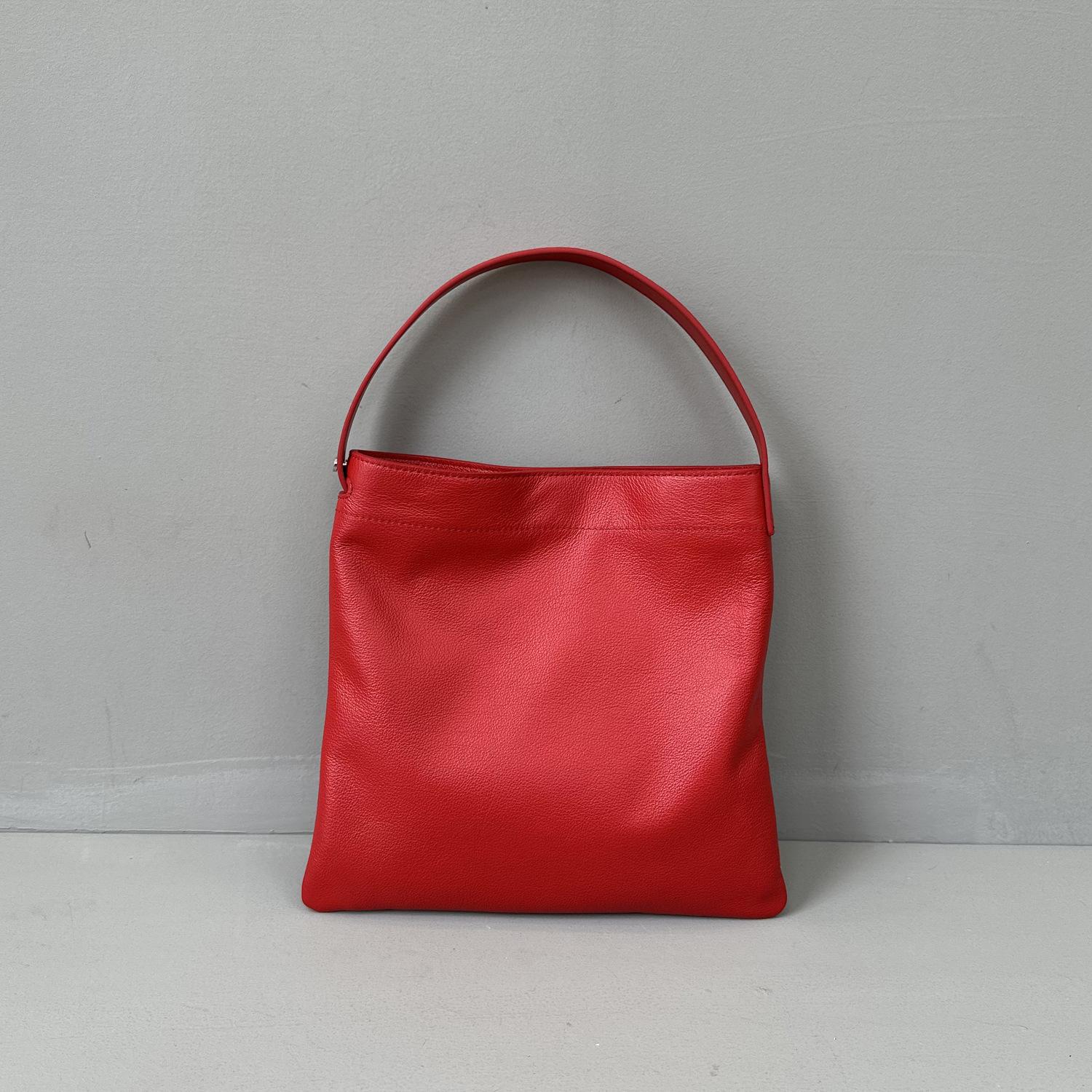 Top-grain Cowhide Hand-held Armpit Bag Single-shoulder Tote Genuine Leather Bucket Small Designer Luxury Bag 26X0.5X25
Top-grain Cowhide Hand-held Armpit Bag Single-shoulder Tote Genuine Leather Bucket Small Designer Luxury Bag 26X0.5X25