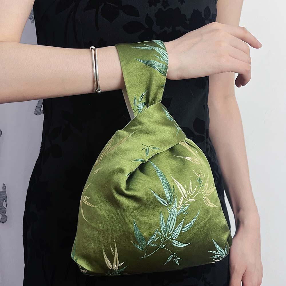 Pendant Loong Boat Festival Pouch Card New Chinese Style Handbag Duanwu Gifts Bag Banquet Style 8
Pendant Loong Boat Festival Pouch Card New Chinese Style Handbag Duanwu Gifts Bag Banquet Style 8