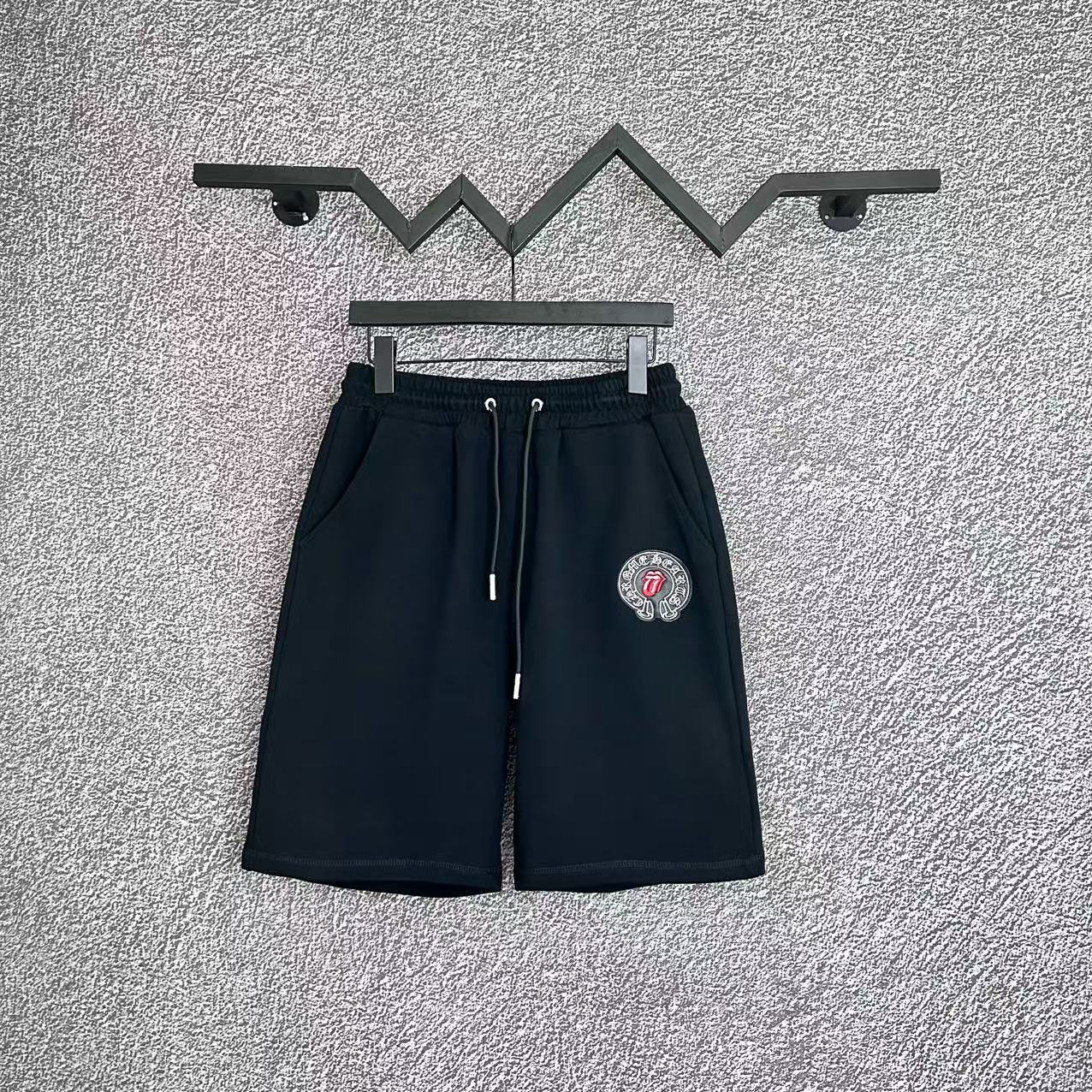D201 CHROME HEARTS 2025 Summer New High Quality Cotton Men s Casual Shorts Outdoor Leisure Running Shorts XL чорний
D201 CHROME HEARTS 2025 Summer New High Quality Cotton Men s Casual Shorts Outdoor Leisure Running Shorts XL чорний