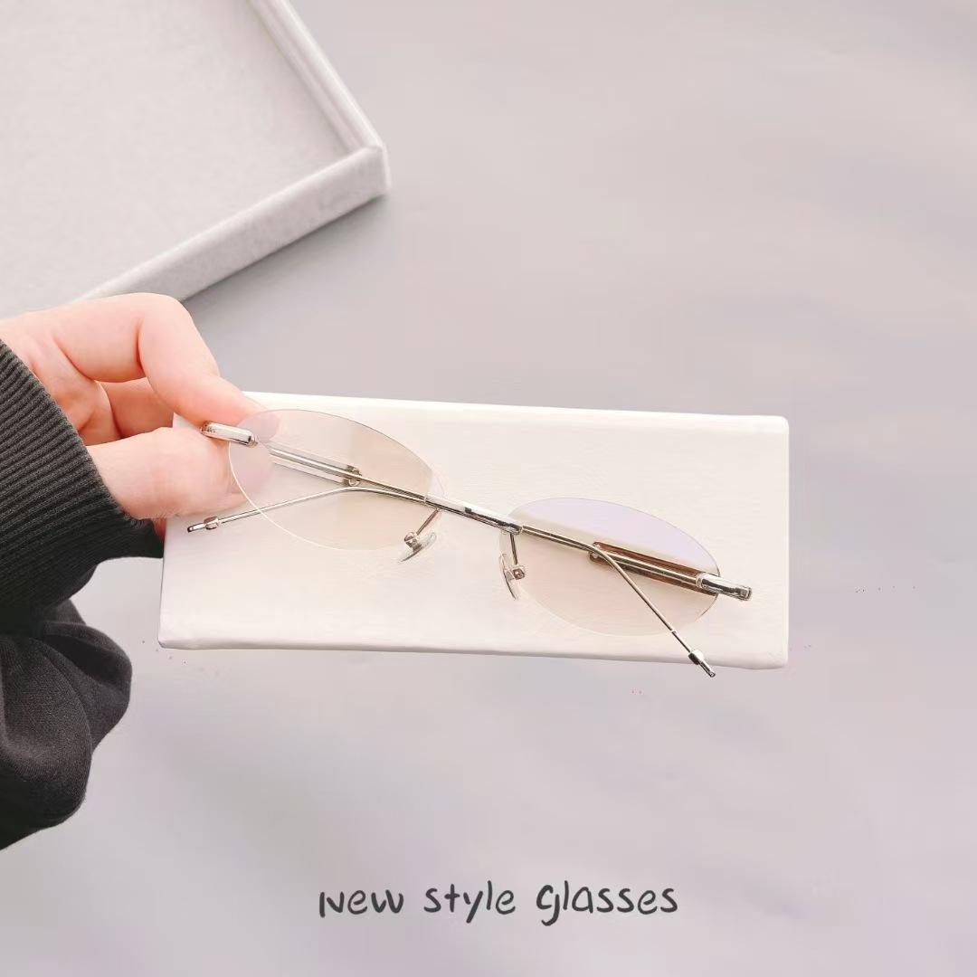 Oval Shaped Shape Rimless Sun Glasses for For Women Korean Stylish Anti-glare For Women Sun Glasses High Quality For Men Sun Glasses
Oval Shaped Shape Rimless Sun Glasses for For Women Korean Stylish Anti-glare For Women Sun Glasses High Quality For Men Sun Glasses