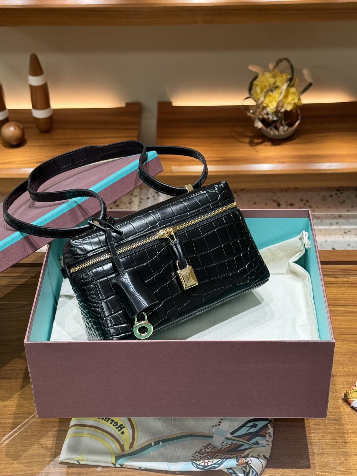 Yellow Fish Thread Head Layer Cowhide Fashion Casual Single Shoulder Small Bag Portable Mini Bag For You Ladies Bag 19cm чорний
Yellow Fish Thread Head Layer Cowhide Fashion Casual Single Shoulder Small Bag Portable Mini Bag For You Ladies Bag 19cm чорний