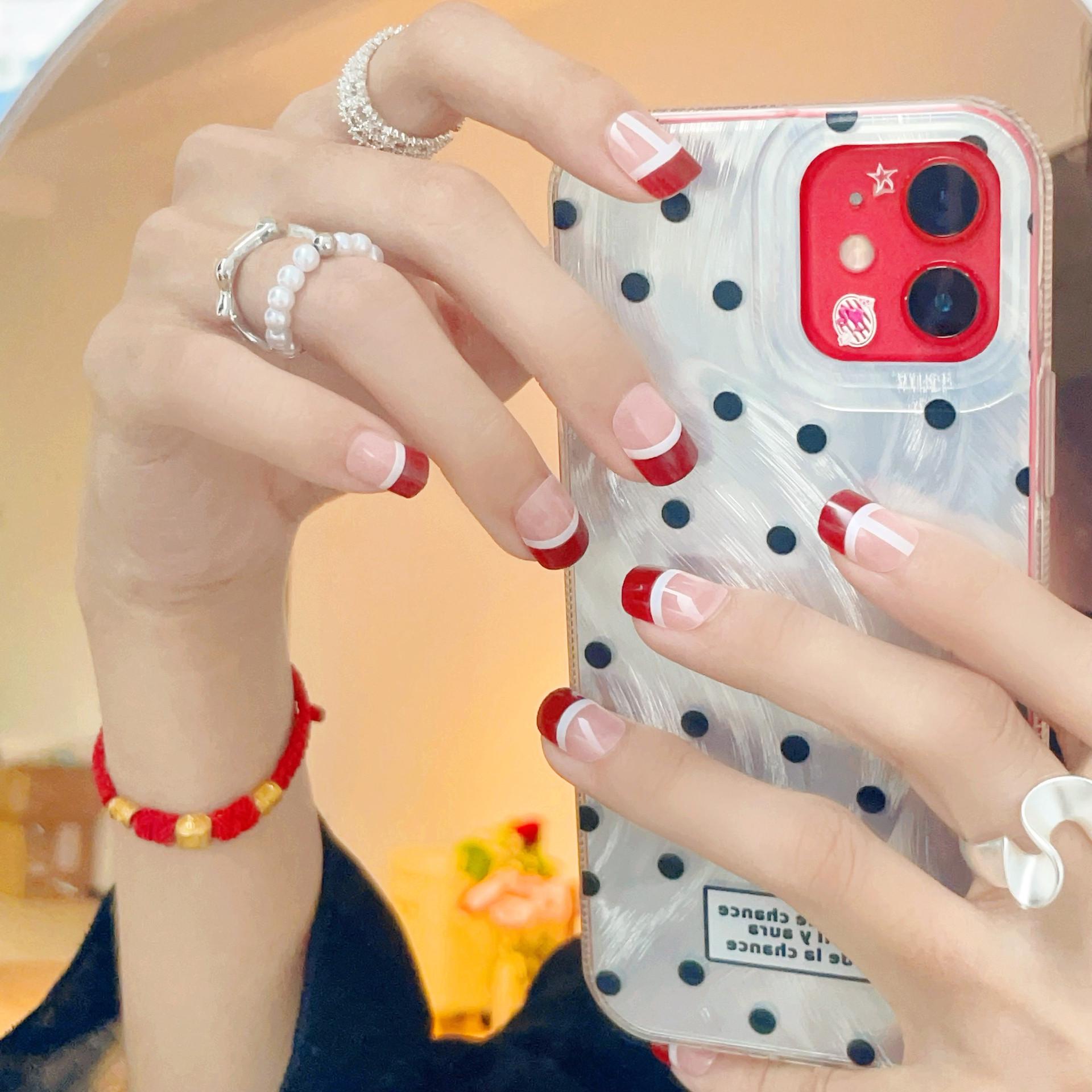 Minimalist French Red & White Press-On Nail Tips with White Line Design, Removable Sticker Nails
Minimalist French Red & White Press-On Nail Tips with White Line Design, Removable Sticker Nails