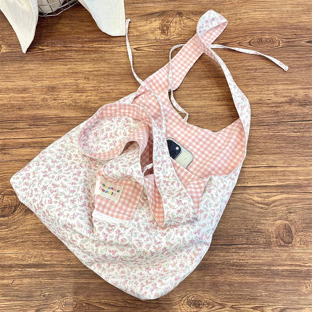 Large capacity bag Spring and summer student new floral cloth bag Canvas bag One shoulder flower splicing model рожевий
Large capacity bag Spring and summer student new floral cloth bag Canvas bag One shoulder flower splicing model рожевий