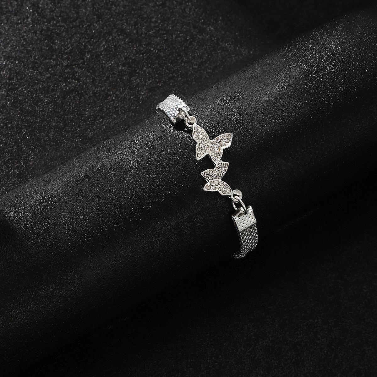 Europe and the United States hot-selling unlimited symbol diamond bracelet creative retro alloy bracelet butterfly bracelet jewelry
Europe and the United States hot-selling unlimited symbol diamond bracelet creative retro alloy bracelet butterfly bracelet jewelry