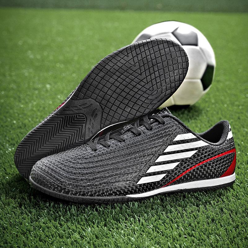 New indoor football shoes children adult broken nails grass training shoes sports running shoes low-top sports shoes 32
New indoor football shoes children adult broken nails grass training shoes sports running shoes low-top sports shoes 32
