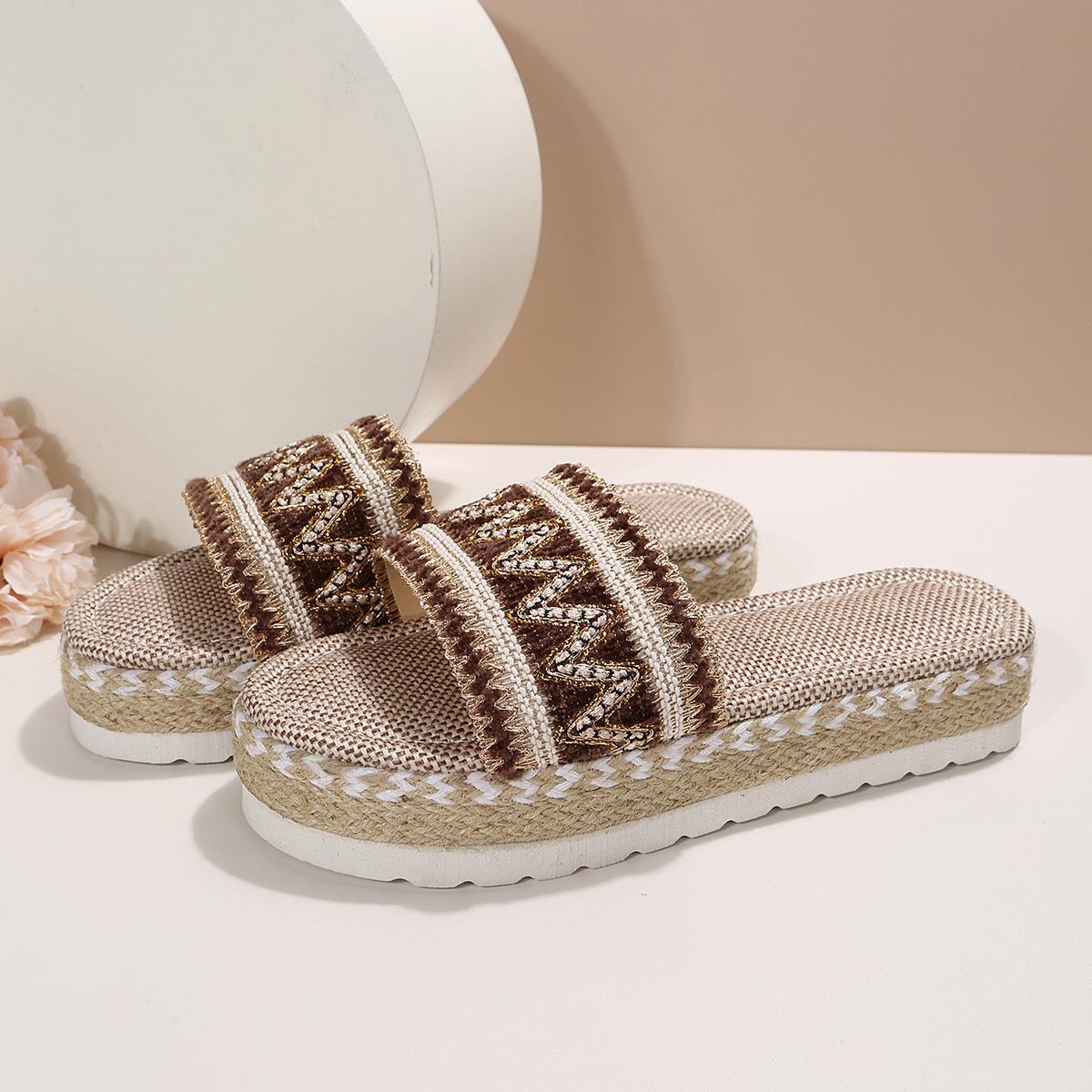 Большие размеры, толстые тапочки для женщин 2024 года, летние повседневные тапочки в этническом стиле для женщин, модные тапочки в виде рыбьего рта карамельного цвета 43 хаки
Большие размеры, толстые тапочки для женщин 2024 года, летние повседневные тапочки в этническом стиле для женщин, модные тапочки в виде рыбьего рта карамельного цвета 43 хаки